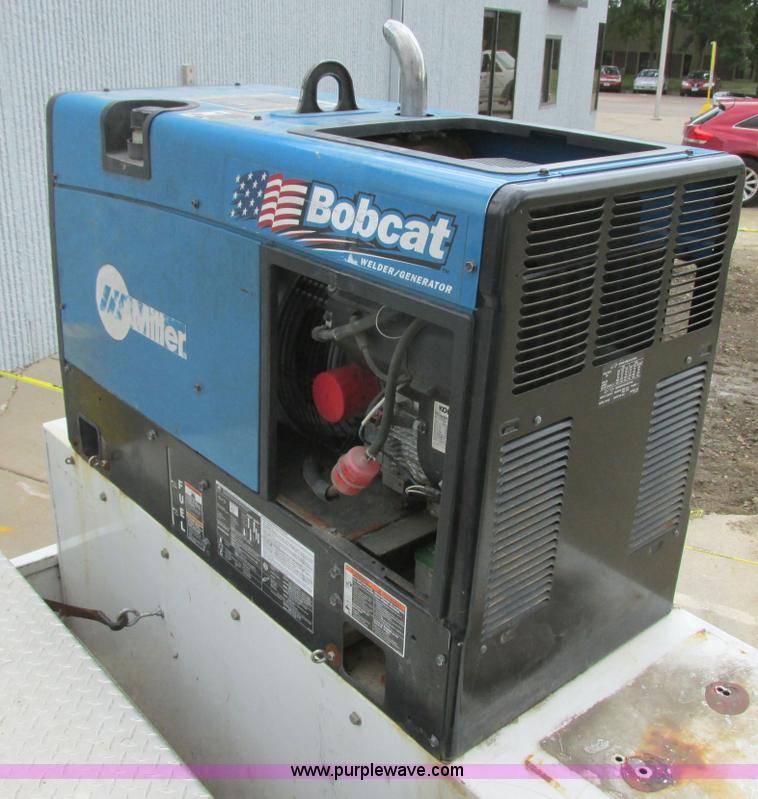 image for item I6201 2006 Chevrolet Kodiak 5500 service truck with crane