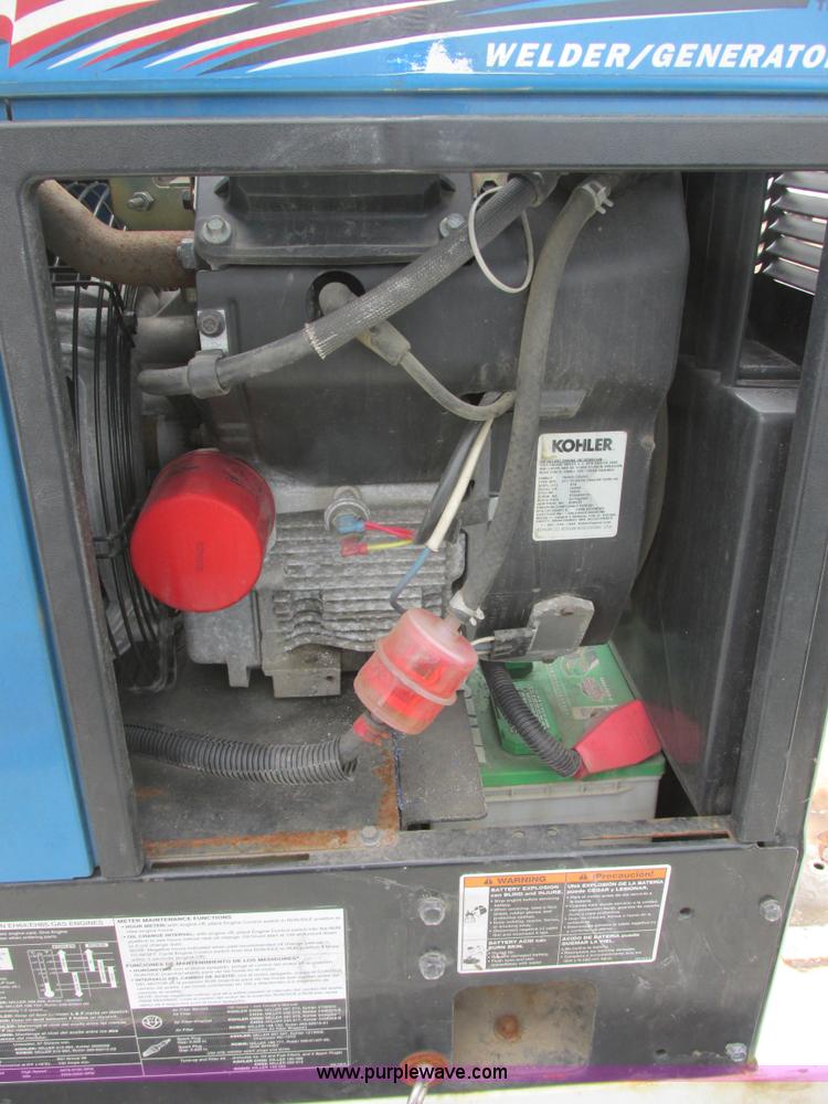 image for item I6201 2006 Chevrolet Kodiak 5500 service truck with crane