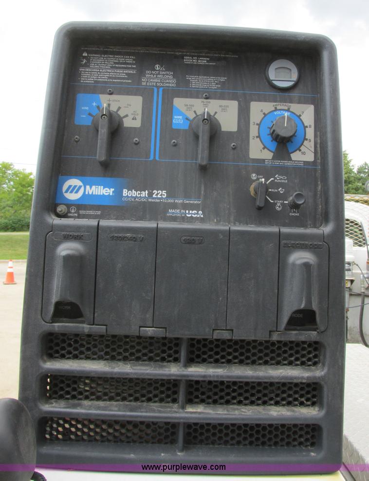 image for item I6201 2006 Chevrolet Kodiak 5500 service truck with crane