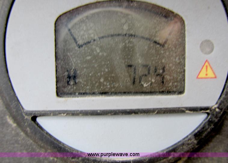 image for item I6201 2006 Chevrolet Kodiak 5500 service truck with crane