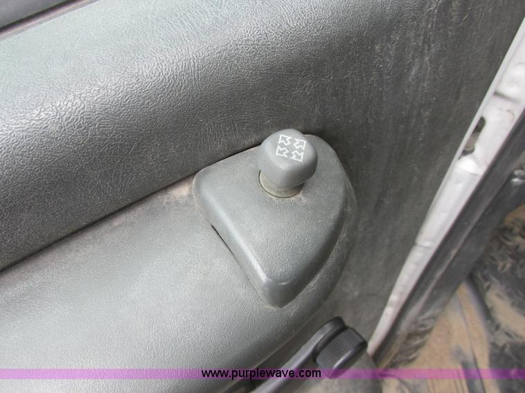 image for item I6201 2006 Chevrolet Kodiak 5500 service truck with crane