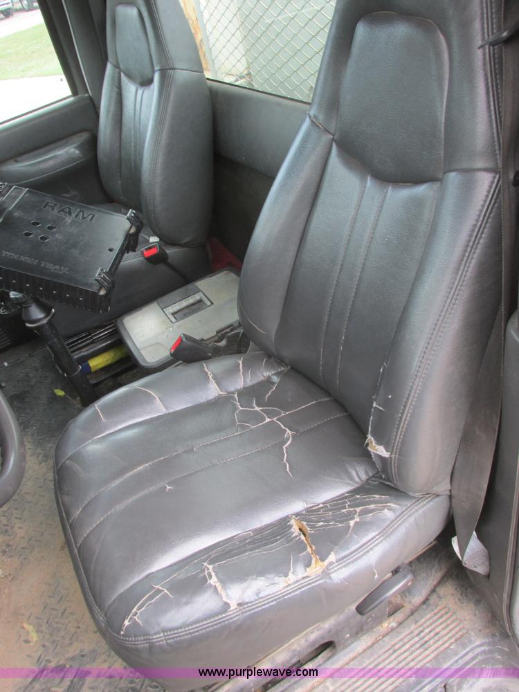 image for item I6201 2006 Chevrolet Kodiak 5500 service truck with crane