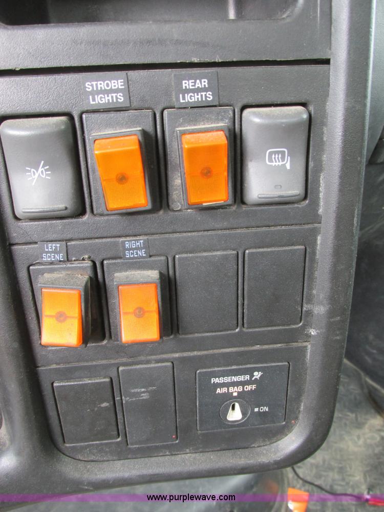 image for item I6201 2006 Chevrolet Kodiak 5500 service truck with crane