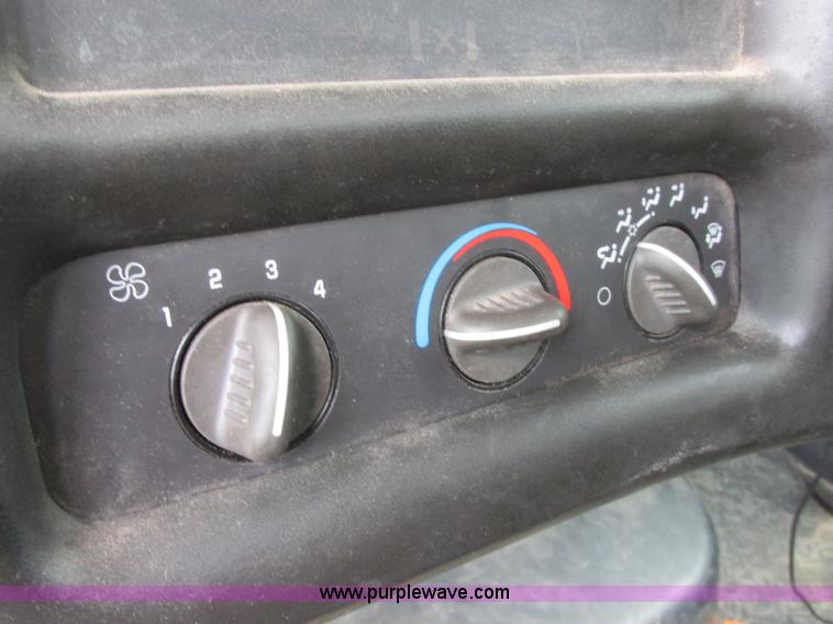 image for item I6201 2006 Chevrolet Kodiak 5500 service truck with crane