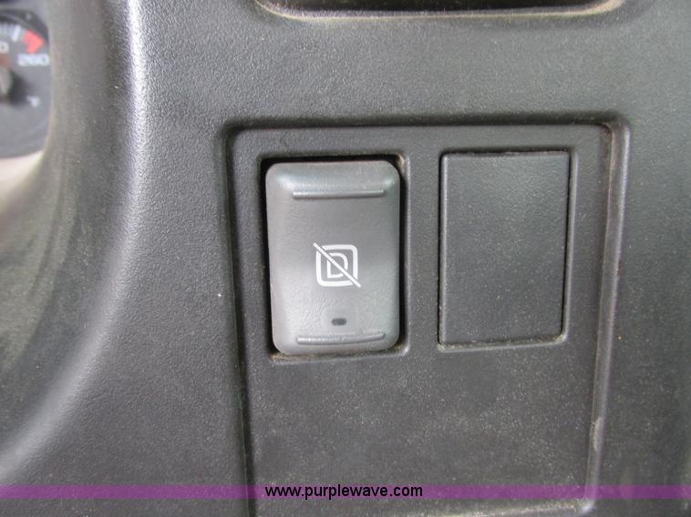 image for item I6201 2006 Chevrolet Kodiak 5500 service truck with crane