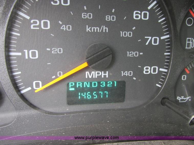 image for item I6201 2006 Chevrolet Kodiak 5500 service truck with crane