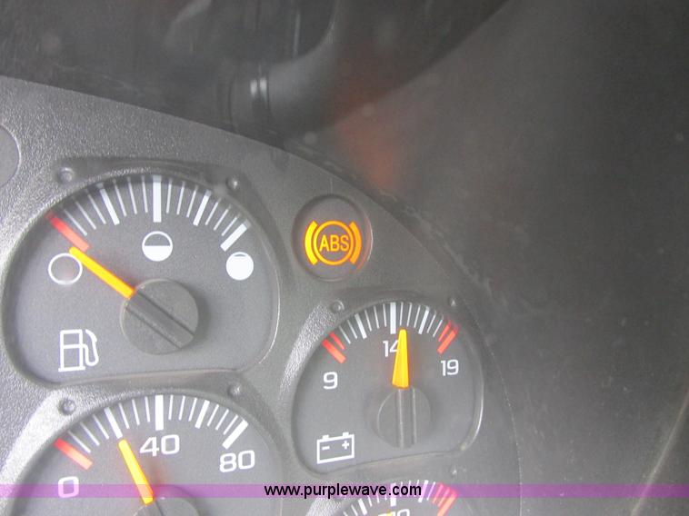 image for item I6201 2006 Chevrolet Kodiak 5500 service truck with crane