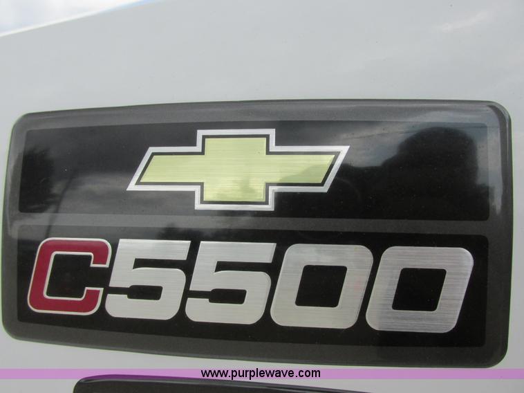 image for item I6201 2006 Chevrolet Kodiak 5500 service truck with crane