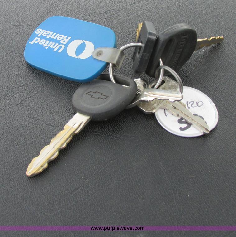 image for item I6201 2006 Chevrolet Kodiak 5500 service truck with crane