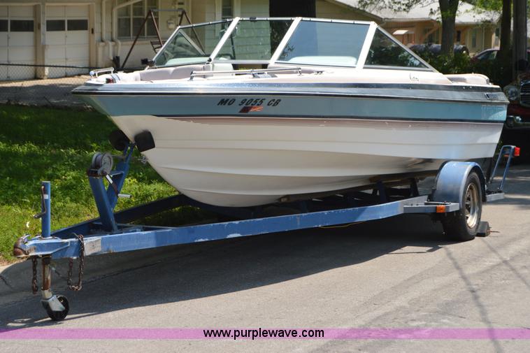 image for item AC9385 1987 VIP speed boat