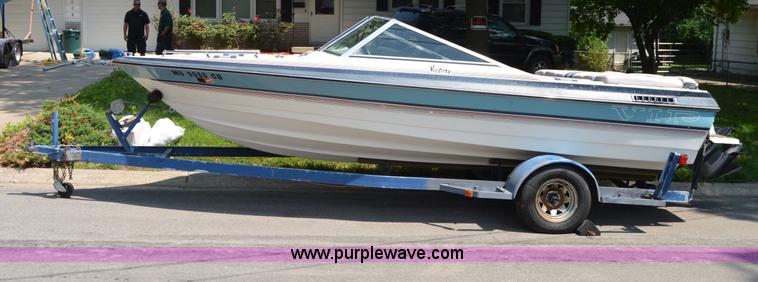 image for item AC9385 1987 VIP speed boat