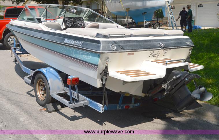 image for item AC9385 1987 VIP speed boat