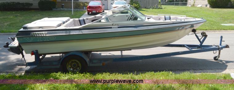 image for item AC9385 1987 VIP speed boat