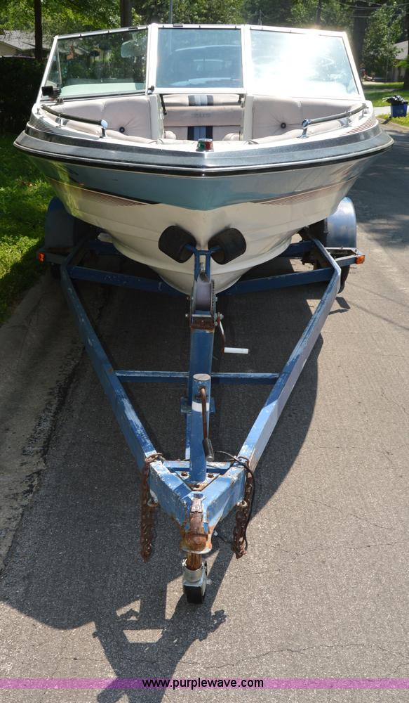 image for item AC9385 1987 VIP speed boat