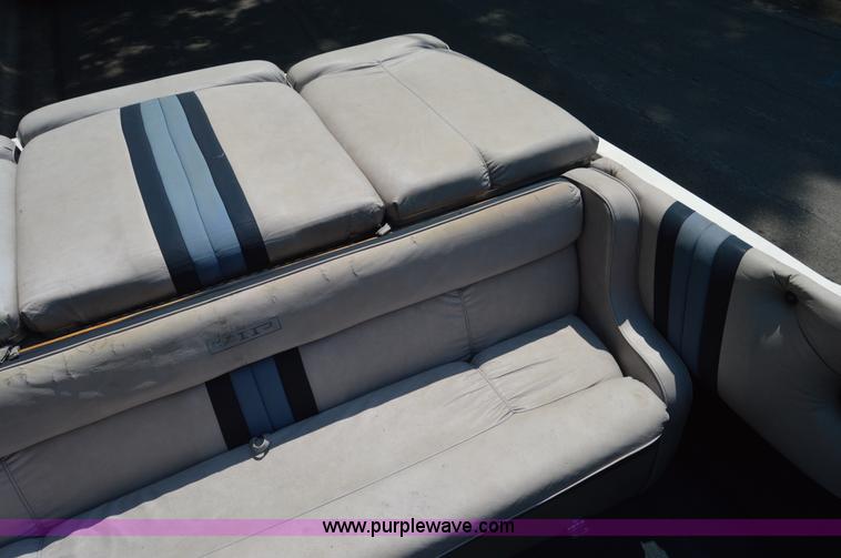 image for item AC9385 1987 VIP speed boat