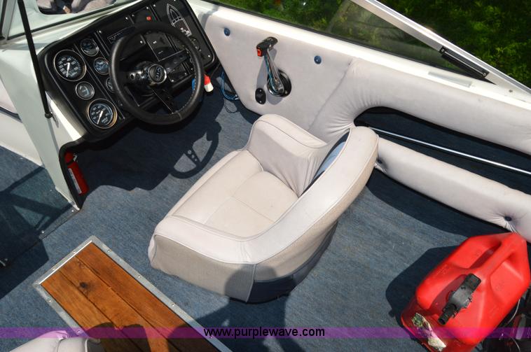 image for item AC9385 1987 VIP speed boat