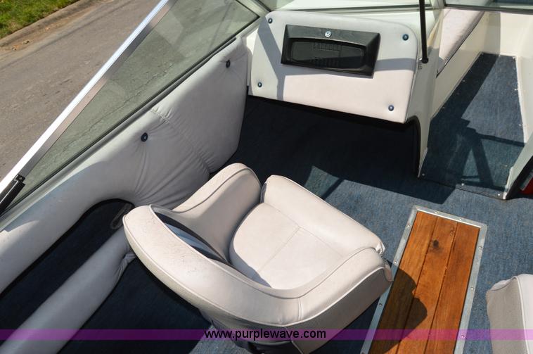 image for item AC9385 1987 VIP speed boat