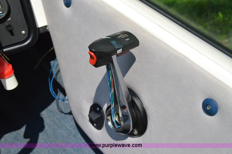 image for item AC9385 1987 VIP speed boat