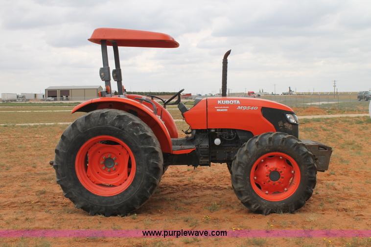 image for item AO9668 Kubota M9540 MFWD tractor