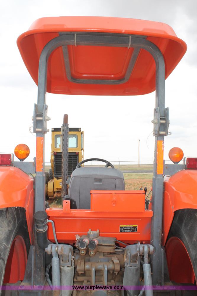 image for item AO9668 Kubota M9540 MFWD tractor