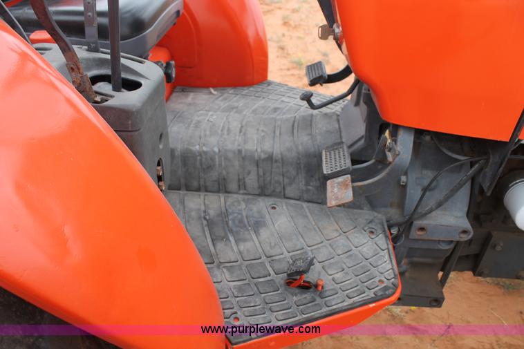 image for item AO9668 Kubota M9540 MFWD tractor