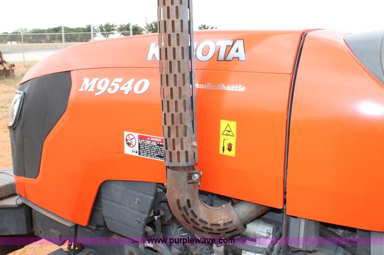 image for item AO9668 Kubota M9540 MFWD tractor