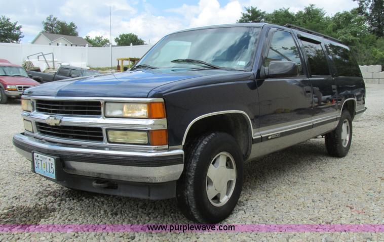 image for item AW9977 1999 Chevrolet Suburban K1500 SUV