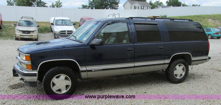 image for item AW9977 1999 Chevrolet Suburban K1500 SUV