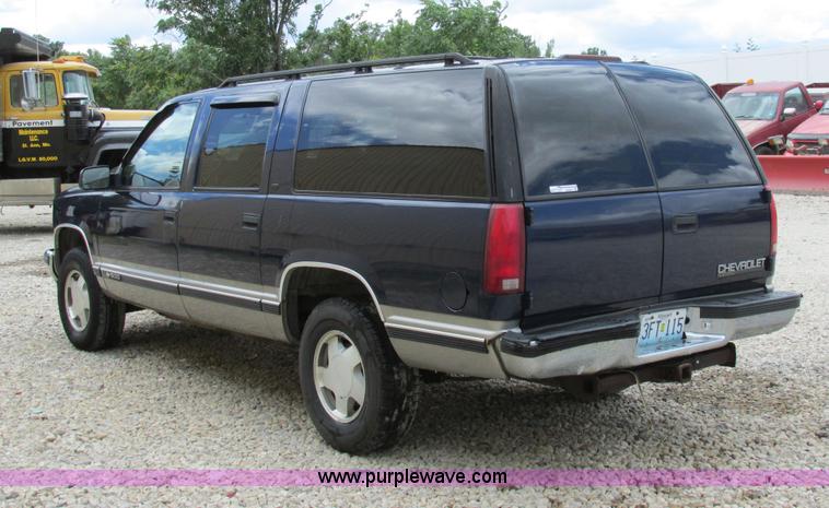 image for item AW9977 1999 Chevrolet Suburban K1500 SUV