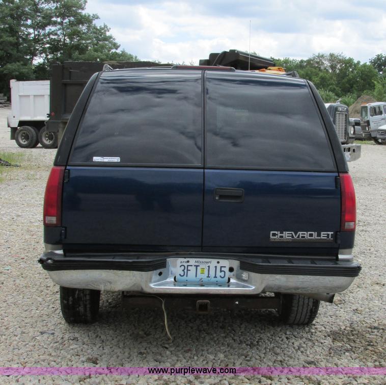 image for item AW9977 1999 Chevrolet Suburban K1500 SUV