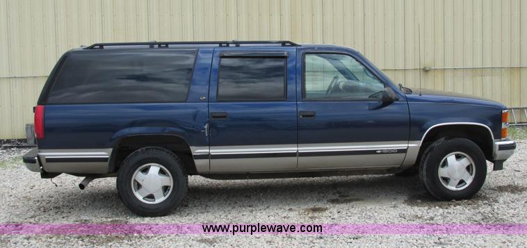 image for item AW9977 1999 Chevrolet Suburban K1500 SUV