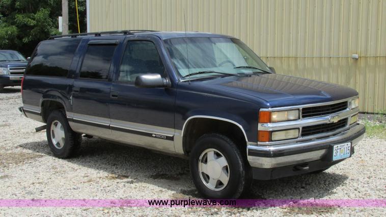 image for item AW9977 1999 Chevrolet Suburban K1500 SUV