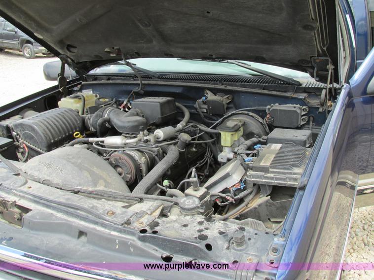 image for item AW9977 1999 Chevrolet Suburban K1500 SUV