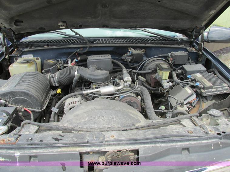 image for item AW9977 1999 Chevrolet Suburban K1500 SUV