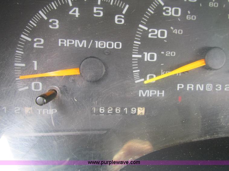 image for item AW9977 1999 Chevrolet Suburban K1500 SUV