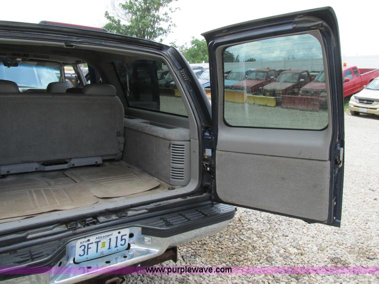 image for item AW9977 1999 Chevrolet Suburban K1500 SUV