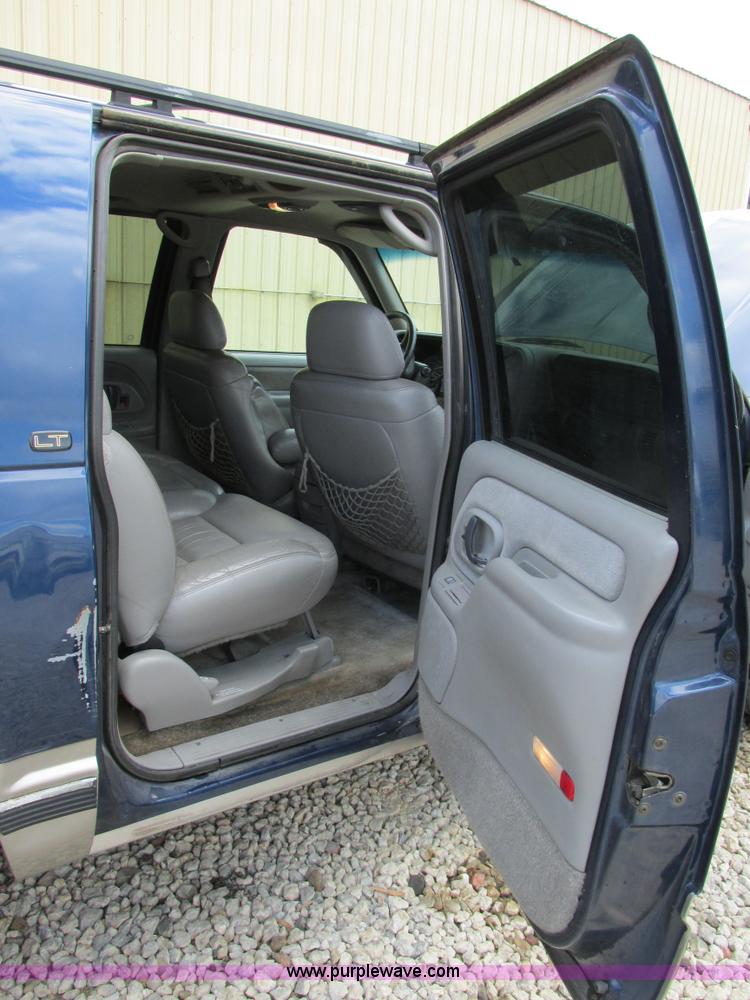 image for item AW9977 1999 Chevrolet Suburban K1500 SUV