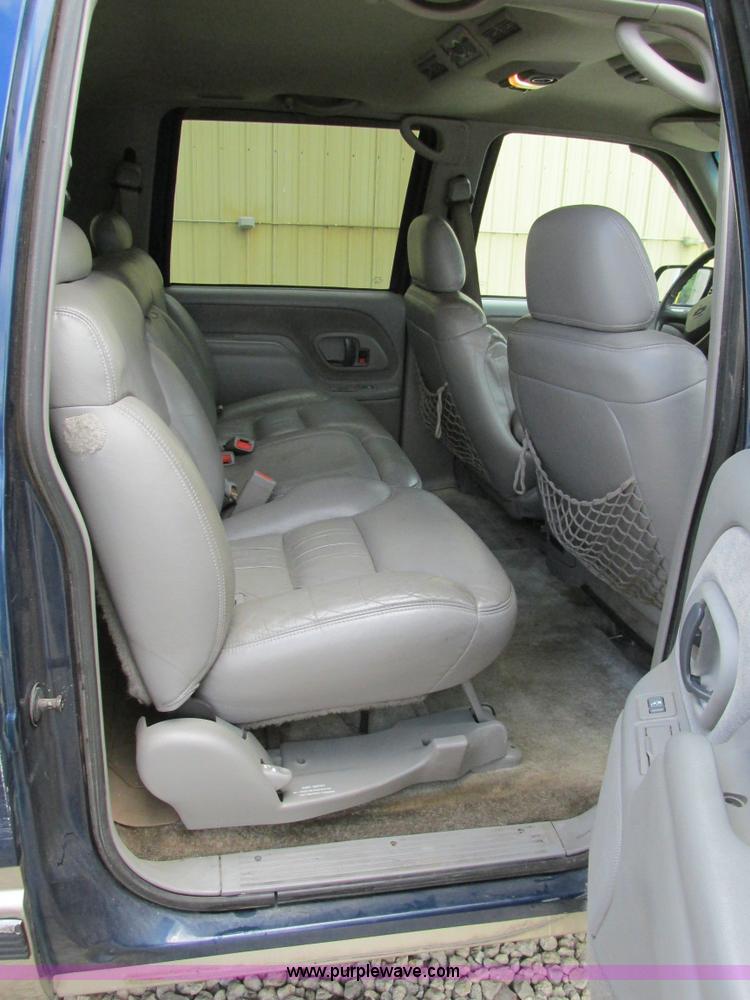 image for item AW9977 1999 Chevrolet Suburban K1500 SUV
