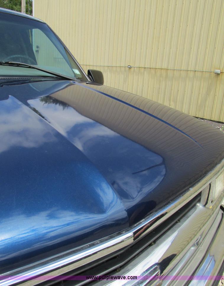 image for item AW9977 1999 Chevrolet Suburban K1500 SUV