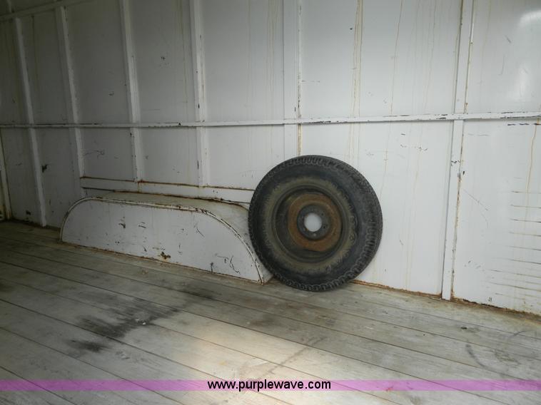 image for item AX9715 1996 WW enclosed trailer