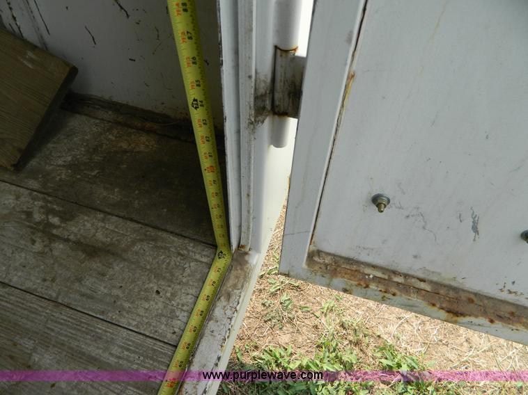 image for item AX9715 1996 WW enclosed trailer