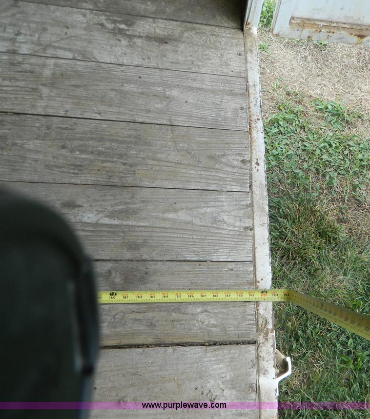 image for item AX9715 1996 WW enclosed trailer