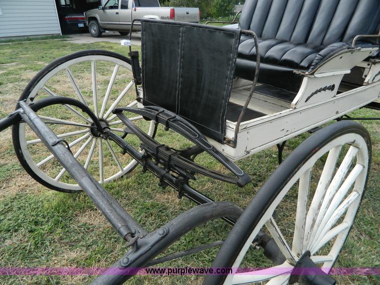 image for item AX9716 Surry horse drawn buggy