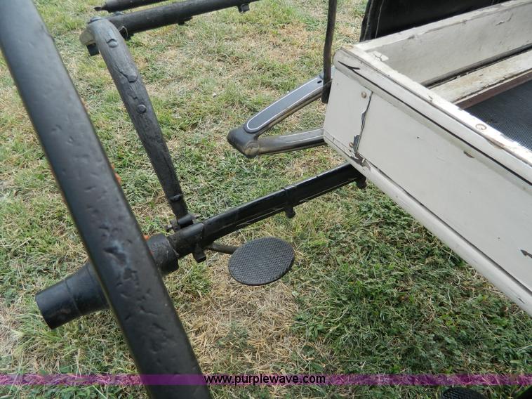 image for item AX9716 Surry horse drawn buggy