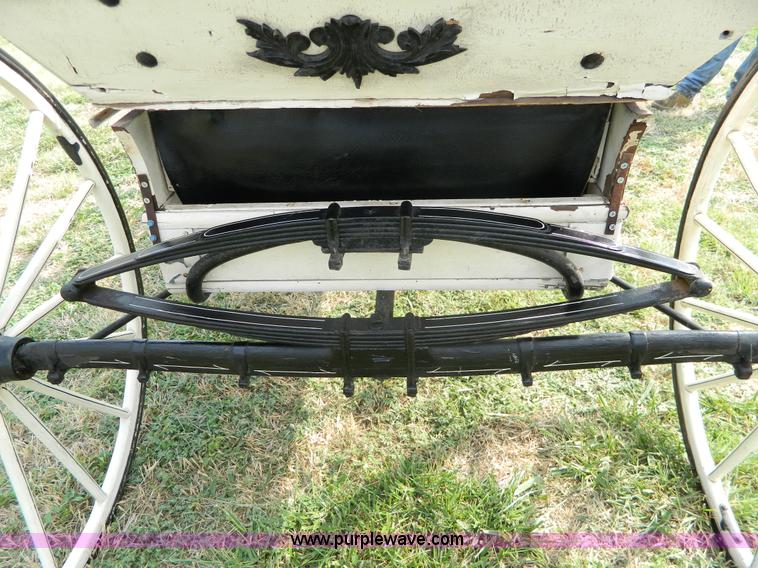 image for item AX9716 Surry horse drawn buggy