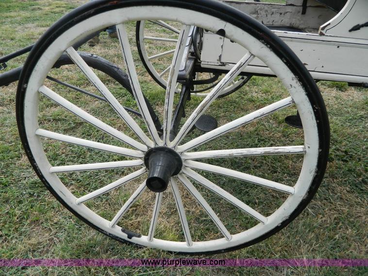 image for item AX9716 Surry horse drawn buggy