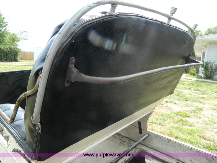 image for item AX9716 Surry horse drawn buggy