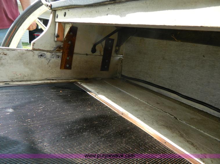 image for item AX9716 Surry horse drawn buggy