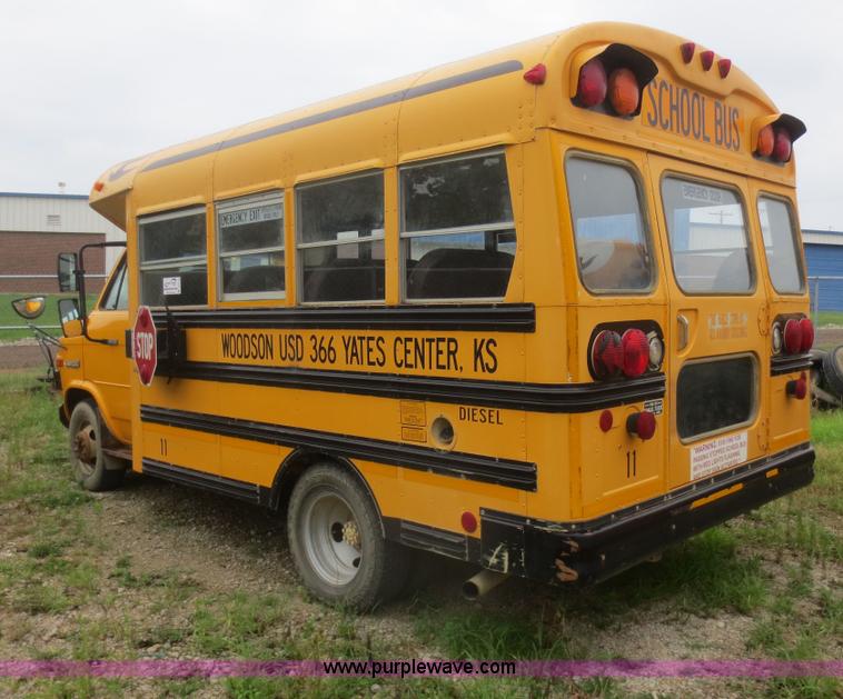 image for item D2110 1997 GMC Savana G3500 school bus