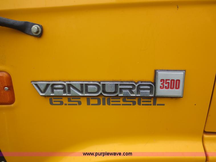 image for item D2110 1997 GMC Savana G3500 school bus